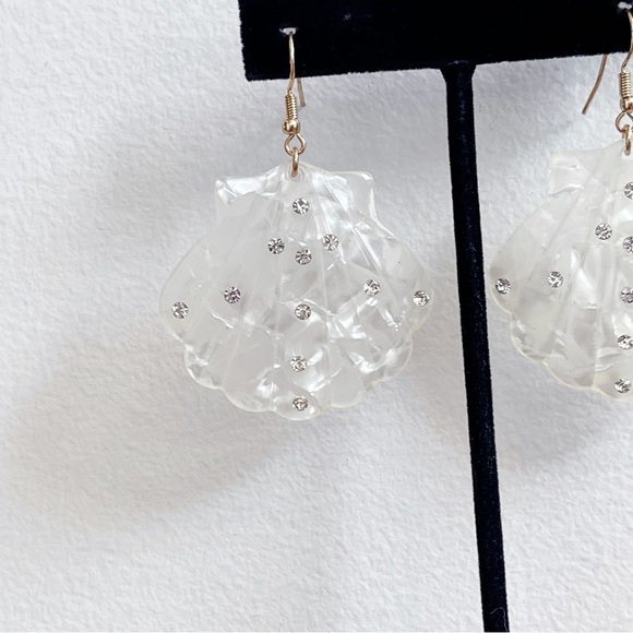 White Faux Shell CZ Dangle Earrings NWOT - Picture 7 of 11